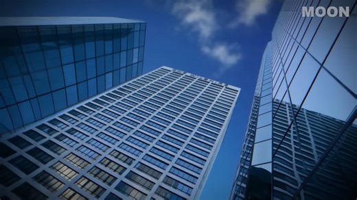 Italian chef cooks chicken pasta at home