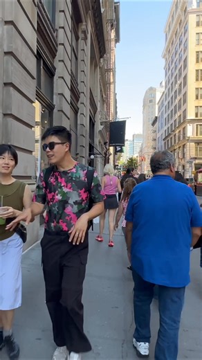 A walk on Broadway, SoHo ️ Follow for more NYC walks  #nycwalk #sohonyc #fallinnyc #broadwaynyc #newyorkcity | Ellie.Walks | Facebook