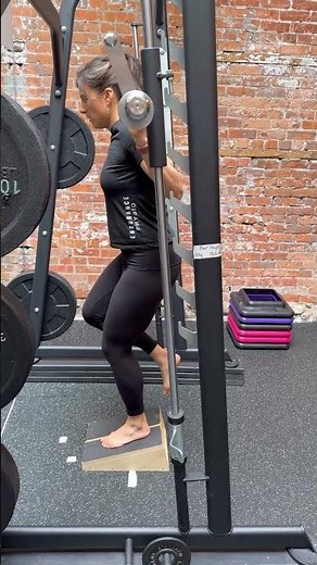 Single Leg Squat on Smith Machine