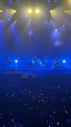 A timeless hit revisited — Bryan Adams performs “Heaven” at SM Mall of Asia Arena. Made possible by Wilbros Live | Manila Concert Scene