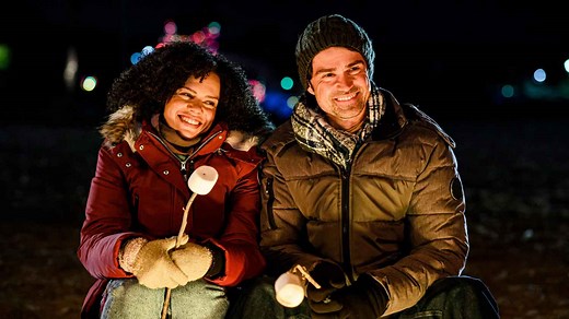 Christmas on Mistletoe Lake Movie (2022) | Release Date, Cast, Trailer, Songs