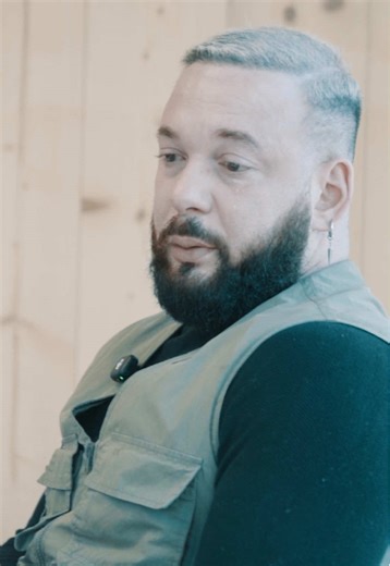 Geld darf niemals über dem Leben stehen. Mich berühren die Geschichten all jener, die im entscheidenden Moment von ihrer Versicherung im Stich gelassen wurden. Geschichten, die zeigen, wie oft Regeln, Zahlen und Profit wichtiger sind als Mitgefühl. Es macht mich traurig – und auch wütend –, dass das Leben von Tieren so häufig als weniger wertvoll betrachtet wird. Warum steht Geld über dem Leben? Warum lassen Menschen Tiere leiden oder allein, obwohl wir sie unsere besten Freunde nennen? Tiere sc