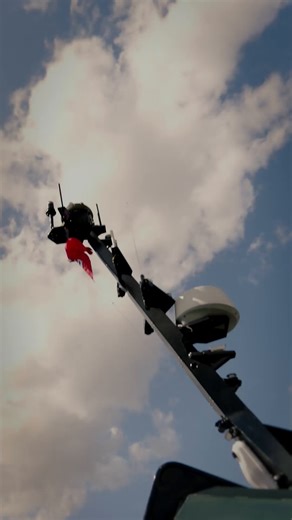 L3Harris Technologies on Instagram: "On the Thames with DiSCO 🪩🚤 . . . Coordinating across oceans, our teams in New Jersey and England successfully demonstrated cutting-edge Distributed Spectrum Collaboration and Operations capabilities and integrated autonomous solutions on a MAST-13 unmanned surface vessel."