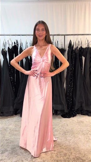 Pink prom girls, this one’s for you 💖 #prom #prom2026 #promdresses #pinkdress #pinkpromdress
