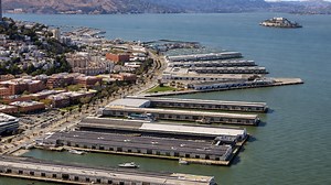 Vista aérea de la costa y el puerto de San Francisco