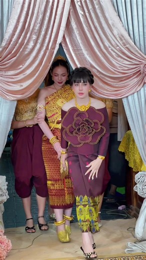 ស្អាត​ណាស់​ចែយូរ៉ា: ប្អូន​ថ្លៃ​ឌឺក​ដៃ​ឡូអែស