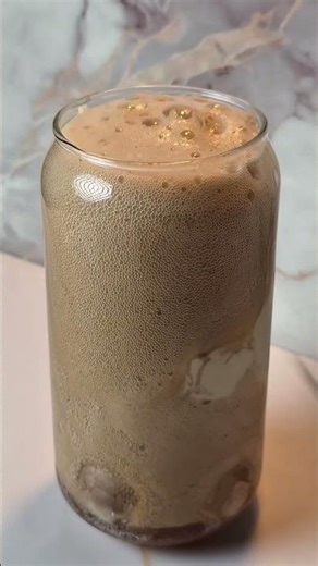 Classic Cola Float: The Perfect Summer Treat ☀️#summerdrinks #cokefloat #food