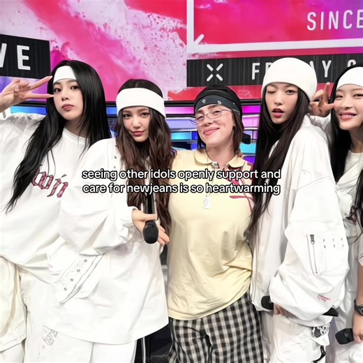 NewJeans: Celebrating Support from Fellow Idols