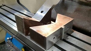 Machining a Komatsu Rod Step by Step