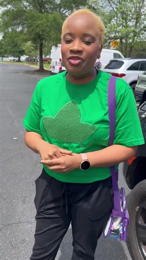 Timeka Timeka Gordon and her twin sister Lakesha came with sweets! | Officer Tommy M Norman