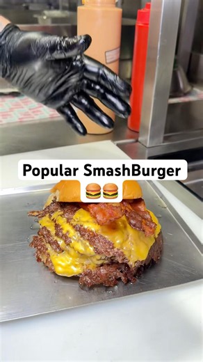 Popular SmashBurger #burger #trending #fastfood #food #foddielover #viralfood #smashburger #recipe