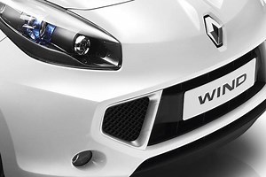 Et aussi, une Renault Wind 'Collection'...