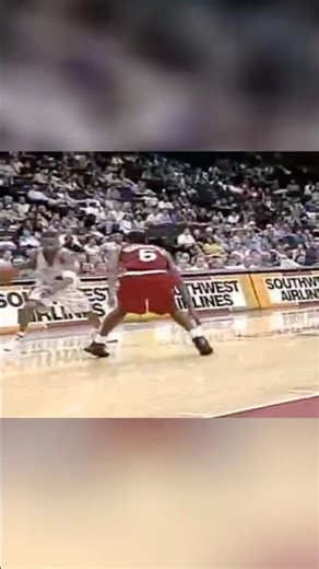 Steve Francis’ Nasty Crossover over Troy Hudson.