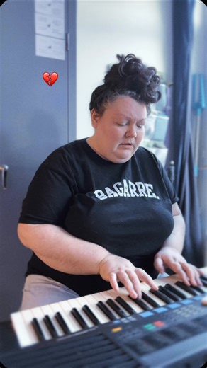 Mathilde on Instagram: "💔"