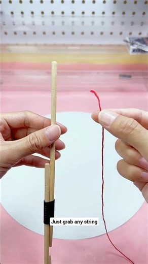 You can make a bow without rubber bands using this method