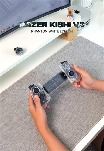 Trải nghiệm trọn vẹn cảm giác chơi game console ngay trên điện thoại/iPad với tay cầm Razer Kishi V3 phiên bản Phantom White – thiết kế tinh tế, kết nối mượt mà và điều khiển chuẩn xác trong từng thao tác. #razer #razerkishiv3 #gamingsetup