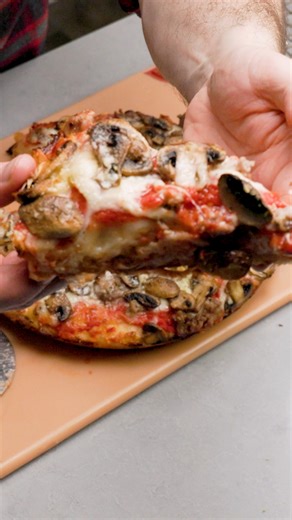 Cast Iron Pan Pizza😍RECIPE: https://www.sipandfeast.com/cast-iron-pan-pizza/ | Sip and Feast