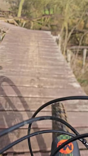 A view of o-line from a different angle on my new Pivot Cycles shuttle from Contour Cycles 🤘🏻 | UK Bike Skills