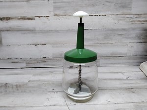 Vintage 1960er Jahre Retro Grün Kunststoff Chopper / Vintage Glass Glas Bund Haushaltswaren Chopper - Etsy.de