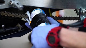 41K views · 241 reactions | This is probably the smartest and easiest way to clean and lube your motorcycle chain! Give it a try and tell us how it was. ;) | DriveMag Riders | Facebook