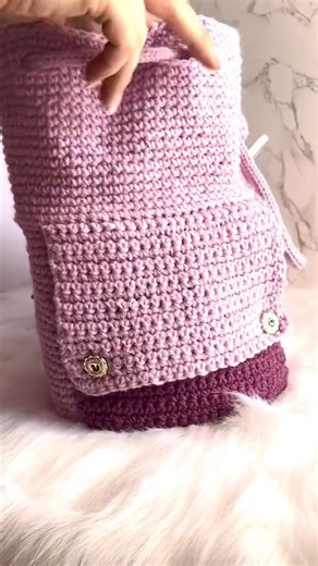 16K views · 152 reactions | The perfect project bag doesn't exis--- Wait, yes it totally does! 殺 (And it's freee ---> https://www.nickishomemadecrafts.com/crochet-yarn-storage-bucket-pattern/) . . . . . . #crochetbag #crochetinspo #crochetideas #crochetfun | Crochet Patterns & Tutorials by Nicki's Homemade Crafts | Facebook