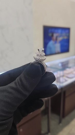 viên chủ 6l8 #pnjaeonmalltanphu #diamond #kimcuongthiennhien #aeontanphu