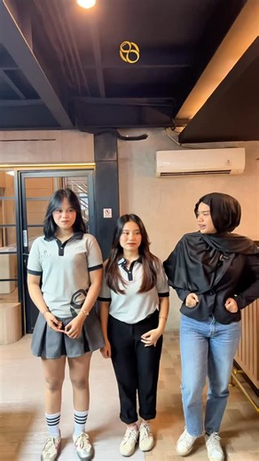 Hyper Billiard on Instagram: "Ga nyangka banget sama jawabannya #anakbaru #genz #owner #customer #shootajadulu #hyperbilliardandcafe #billiardindonesia #billiardtime #fyp"