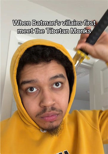 if Batman is considered their worst fighter, I DEFINITELY don’t want to fight the monks 😭😭💔 #comics #dc #batman #joker #justiceleague