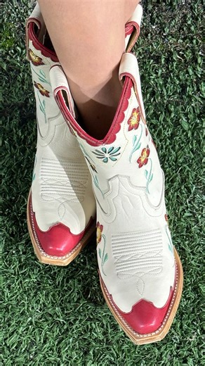7 comments | Well look who just dropped into town… Your favorite boot just went shorty. ✨ Meet Somewhere Over Laredo’s new bestie (and yours too) — a LIMITED EDITION shorty. Grab yours NOW before these beauties disappear! Run don’t walk!  | Golden West Boots | Facebook