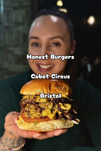 🍔🔥@Honest Burgers 🔥🍔 📍Honest Burgers, Cabot Circus, Bristol BS1 So we were supposed to go to @honestburgers brand new restaurant in Cribbs but ended up in Cabot, so now you know they have 2 more locations anyway… Moving on, one thing I love about these guys, especially as a chain, is the fact they have their own farms, cows and can trace all of their livestock to source. Fresh, real produce. This is a rarity in itself and they have my upmost respect for doing it 🫡 This was our first ever v