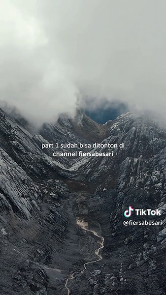 Ekspedisi Atap Negeri: Mendaki Puncak Tertinggi Indonesia