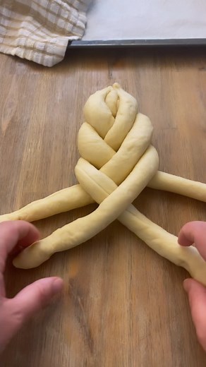 It’s really the easiest 4 strand challah braid . . . #challah #challahbread #challahbraiding #braiding #tutorial #bread #jewishfood #jewish #yummy #soulfood | Anat Ishai