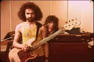 Grand Funk Railroad - We're An American Band song - 4kᴴᴰ https://www.radiohardyrock.com/ | Rádio Hardy Rock