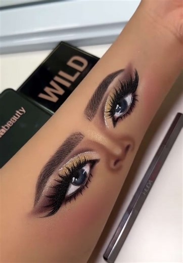 Huda Beauty Makeup Tutorial with Eyebrow and Eyeshadow Tips