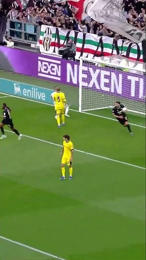 VLAHOVIĆ free kick goal vs Verona 🎯 | #football #shorts