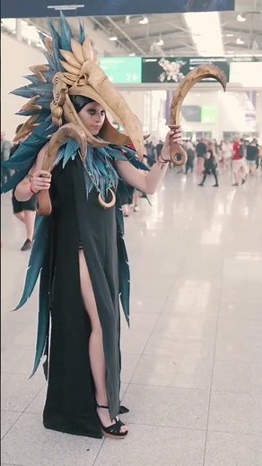 Skytouched Shaman\rvon Raid Shadow Legends auf ‪@gamescom.global‬ mit\rThedodocosplay