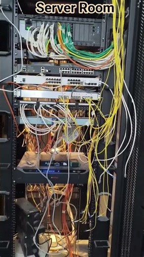 Server Room 😎 #indian #computer #server #room #ytshorts #gk #tech #solution #reels #viral #sorts#wtf