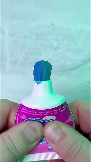 How to use toothpaste 🤐