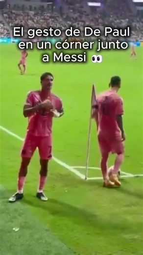 El gesto de De Paul en un córner junto a Messi 👀
