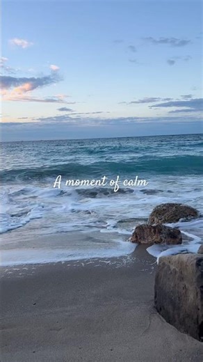 A moment of calm by the sea. Just in case you needed a soft pause today. 🌊 #relaxing #oceanwaves