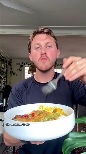 Easy yellow chicken curry