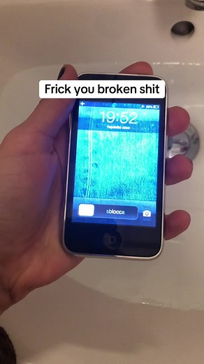 iPhone 3GS: Broken, Water Damaged & More
