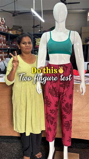 Teebuy Clothing on Instagram: "Two Finger Band Test To check if your bra band is the right size, slide two fingers under the band at the back. If your fingers move easily, the band is perfectly fitted, not too tight, not too loose. ✨When the Band Is Too Tight You may get red marks or feel skin irritation Can cause breast pain or difficulty in breathing The band may feel very tight when moving or sitting ✨When the Band Is Too Loose Breasts do not get proper support The band moves up your back and