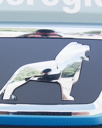 🎉 70 Jahre MAN in München, das musste gefeiert werden! Mehr als 20.000 Gäste haben unser Werksgelände, von 140 Fußballfeldern, in eine große Geburtstagsbühne verwandelt: mit historischem Fahrzeug-Line-up, 40 Meter hohem Riesenrad und einem Blick in die elektrische Zukunft. Eines der Highlights: die symbolische Bierlieferung von Paulaner, stilecht mit Pferdekutsche und dem neuen MAN eTGX. Tradition trifft Innovation, CO₂-frei durch München. Paulaner und MAN, zwei Münchner Originale, die gemeinsa