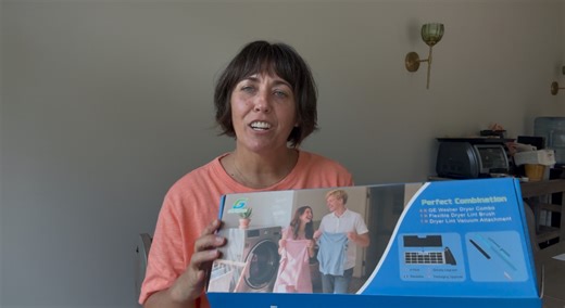 Watch Unbox and review this combo cleaning kit on Amazon Live