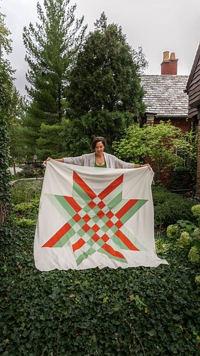 25K views · 50 reactions | Christmas sewing anyone? ❤️ The NEW #StarCrossedQuilt pattern will be available next week on September 14!! This is the Star Crossed 2.0 version (with yes, Y-seams and YES a video tutorial on Y-seams ) I used my @artgalleryfabrics PURE solids - Pearl, Poppy, Matcha, and Pistachio. I love their subtle vintage vibe. Are you sewing for Christmas? Star Crossed looks mighty fine in red and green…just sayin’ 六‍ | Suzy Quilts | Facebook