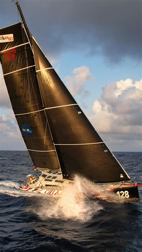 Julia Virat | Whiskey Jack descend l’Atlantique, bien secoué par la houle et les vagues… ca penche et ça mouille ! @globe40_ @whiskeyjack128... | Instagram