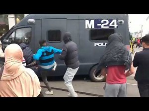Violent riots in Oslo, Norway police being attacked