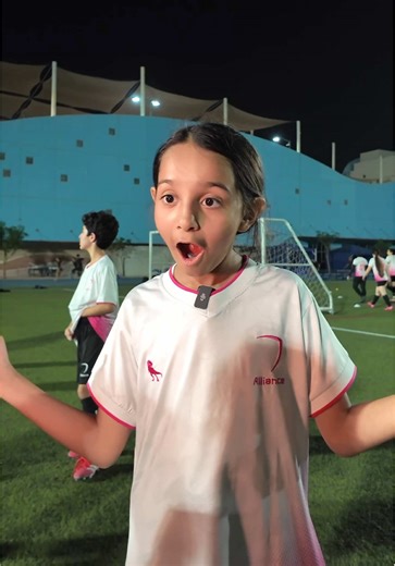 Dinosaur Behavior: Unraveling Friendships and Rivalries