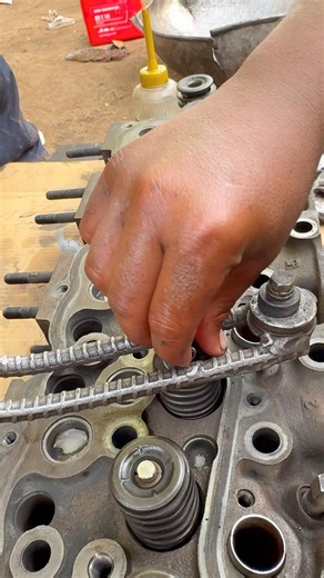 Valve springs Lock adjust by Expertworker #valve #mechanical #shorts #mechaniclife #fyp
